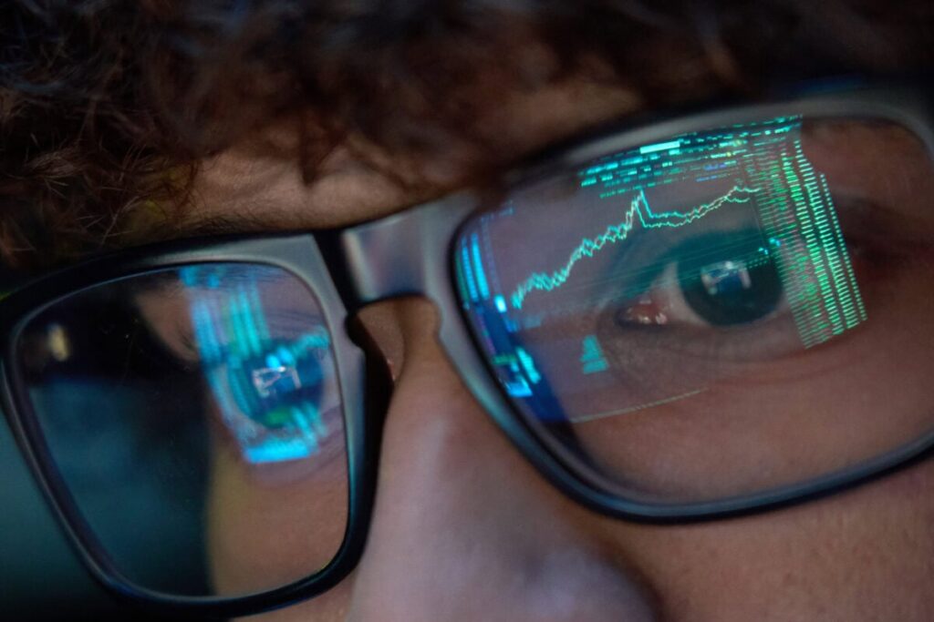 A High Yield Won’t Save You From a Dividend Cut: This 2.5% Payout Looks Safer a person watches stock market trades